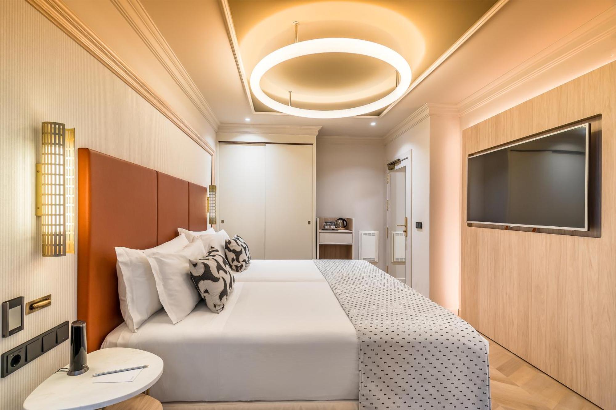 Double Room,1709905571:JPEG